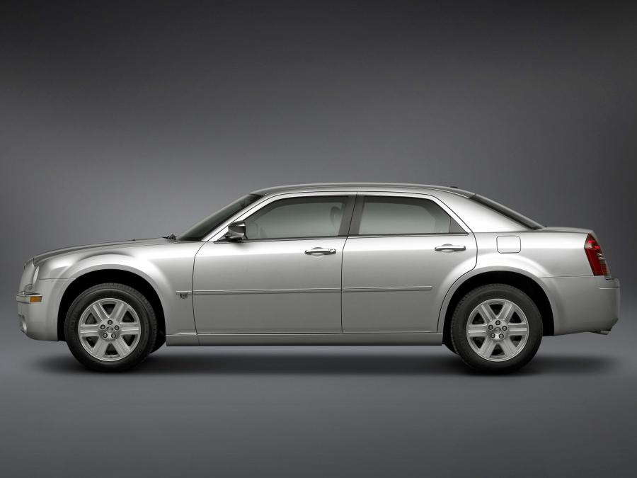  Chrysler 300C 2004 года  (фото 16 из 36)